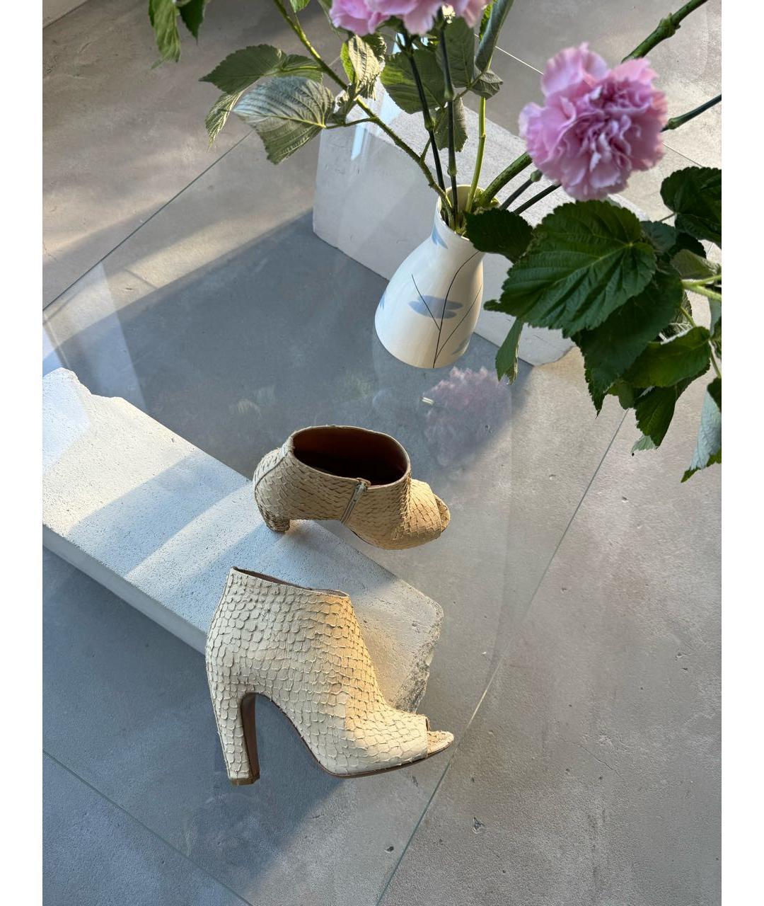 MAISON MARGIELA Бежевые ботинки из экзотической кожи, фото 3