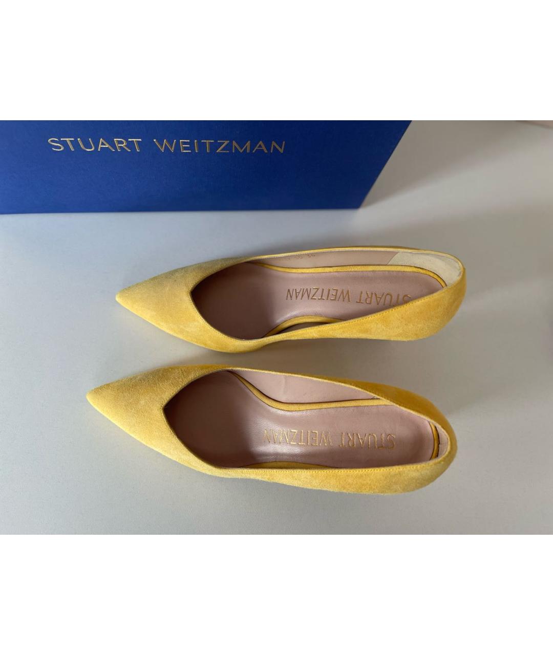 STUART WEITZMAN Желтые замшевые туфли, фото 4