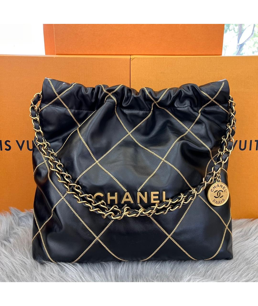 CHANEL Черная кожаная сумка с короткими ручками, фото 9