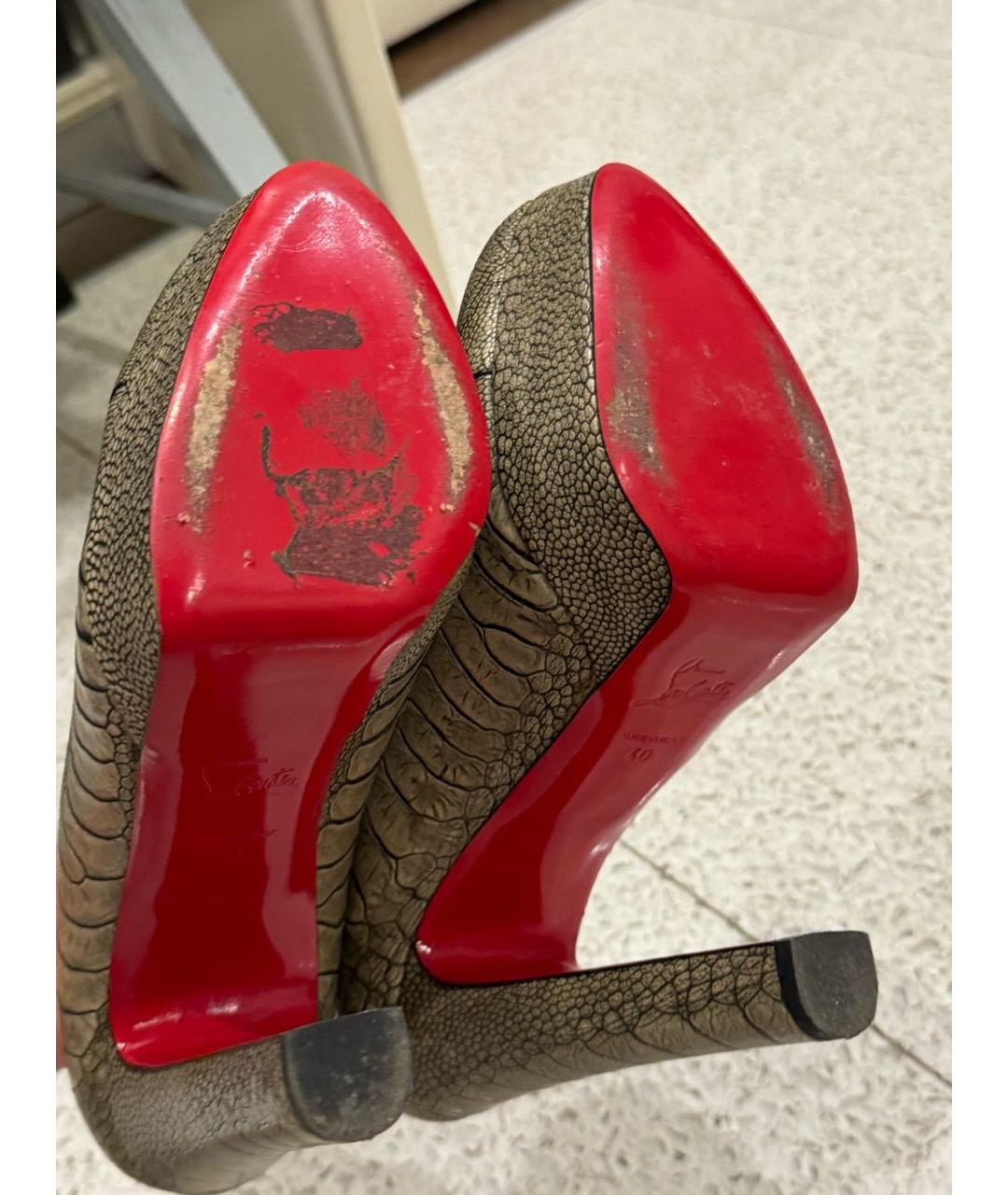 CHRISTIAN LOUBOUTIN Серые туфли из экзотической кожи, фото 5