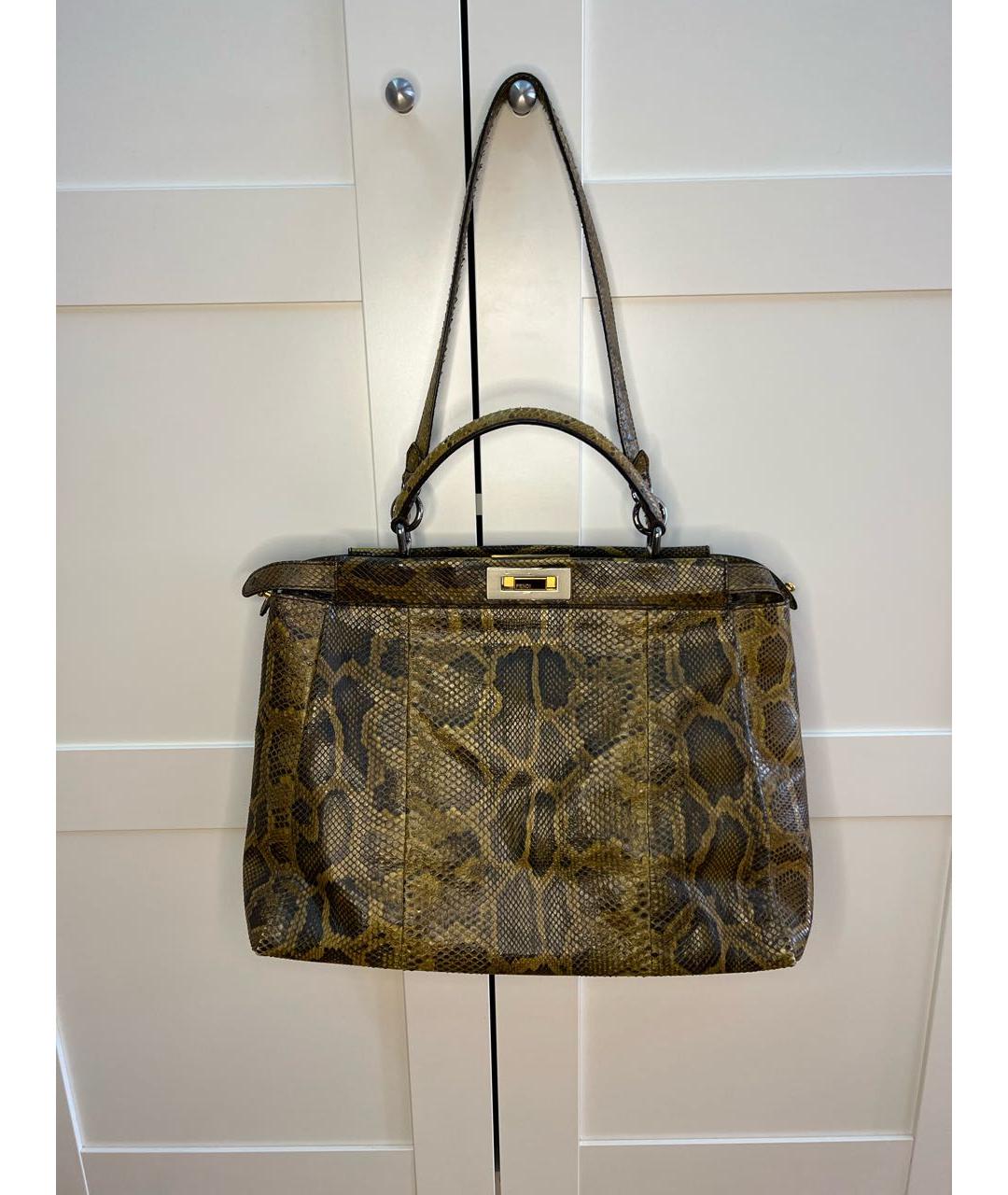 FENDI Хаки сумка тоут из экзотической кожи, фото 2