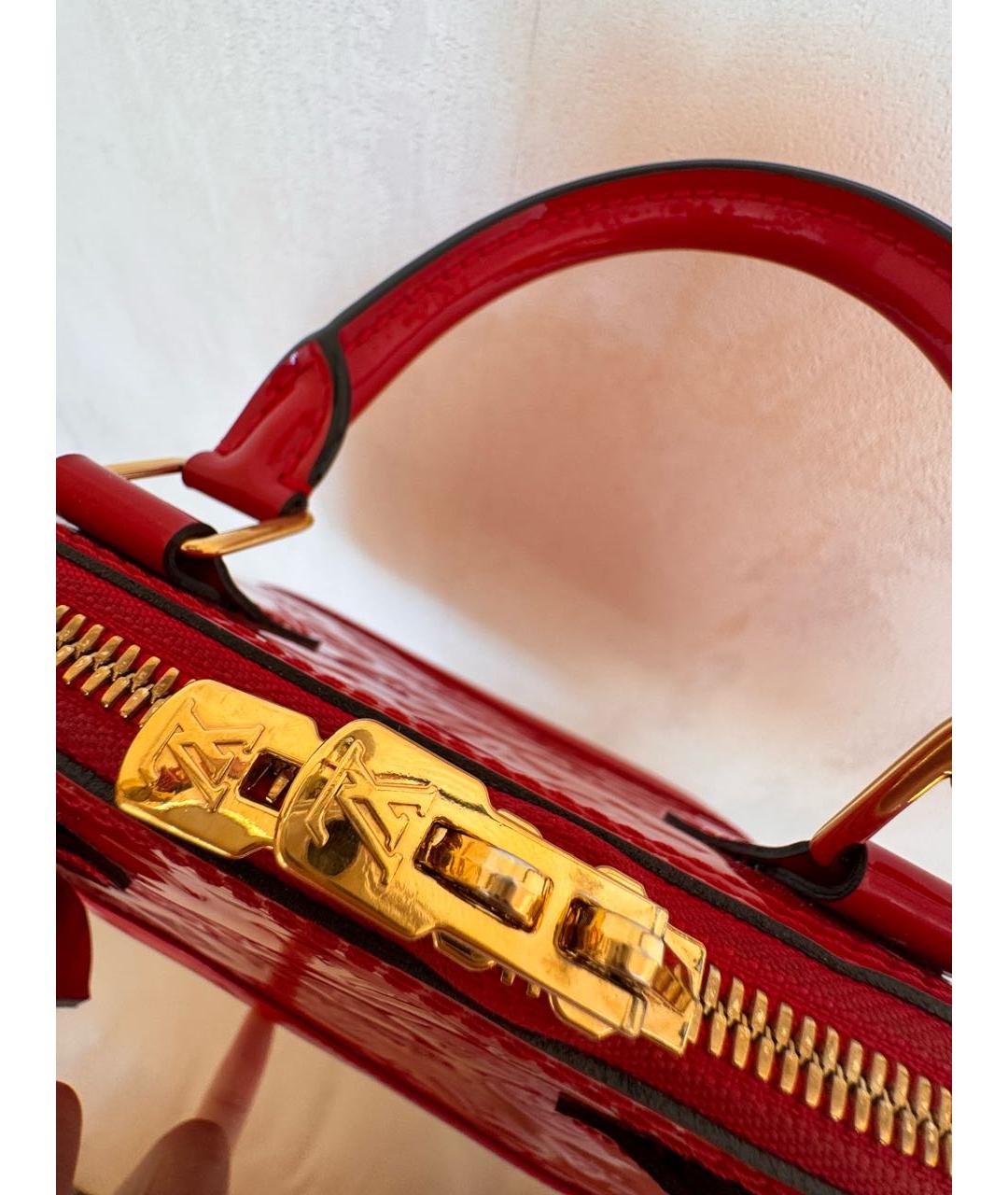 LOUIS VUITTON Красная сумка через плечо из лакированной кожи, фото 6