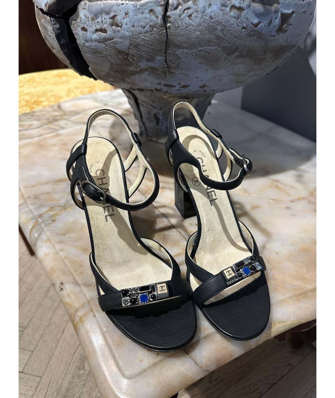 CHANEL Черные кожаные босоножки, фото 2