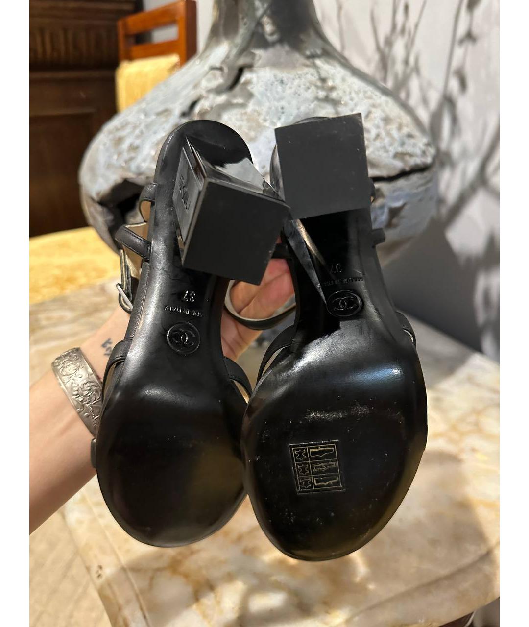 CHANEL Черные кожаные босоножки, фото 6