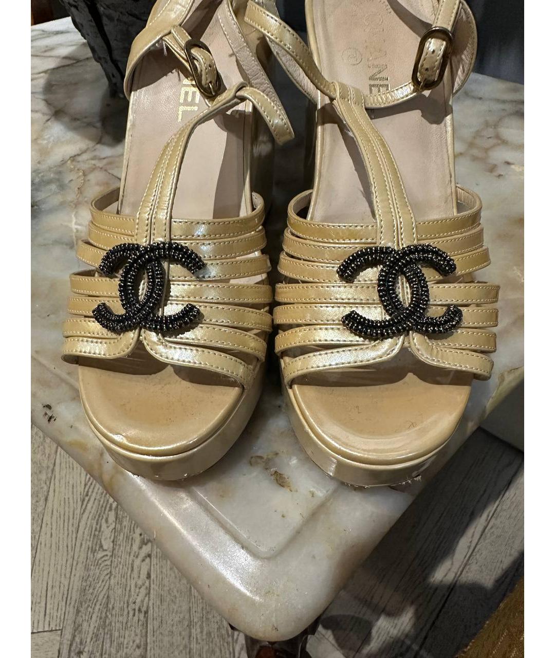 CHANEL Бежевые кожаные босоножки, фото 3