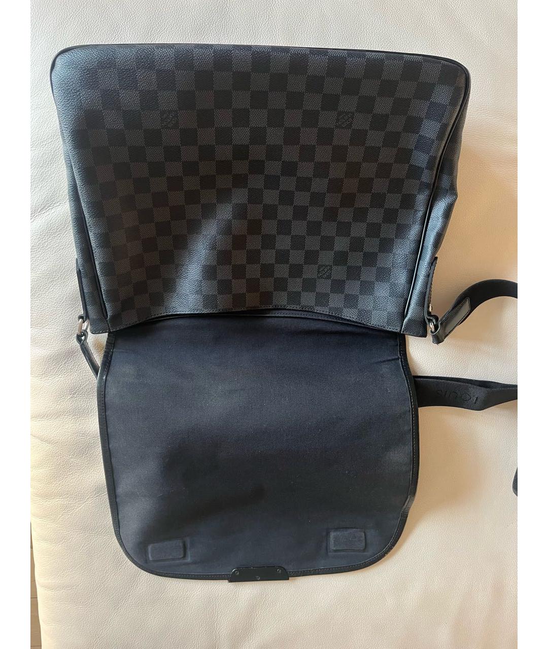 LOUIS VUITTON Черная кожаная сумка на плечо, фото 2