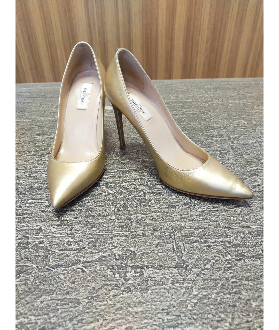 VALENTINO GARAVANI Золотые кожаные туфли, фото 3