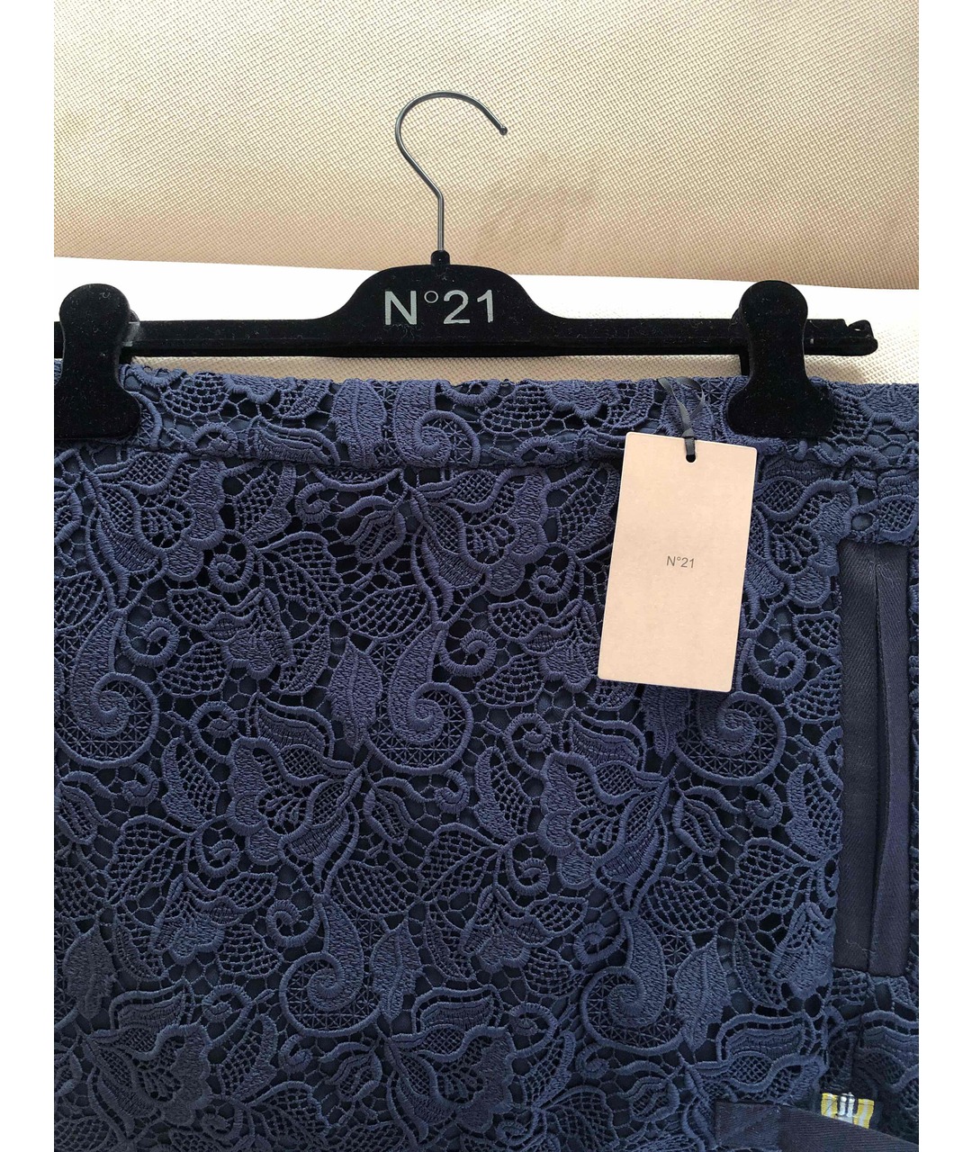 NO. 21 Темно-синяя шелковая юбка миди, фото 4