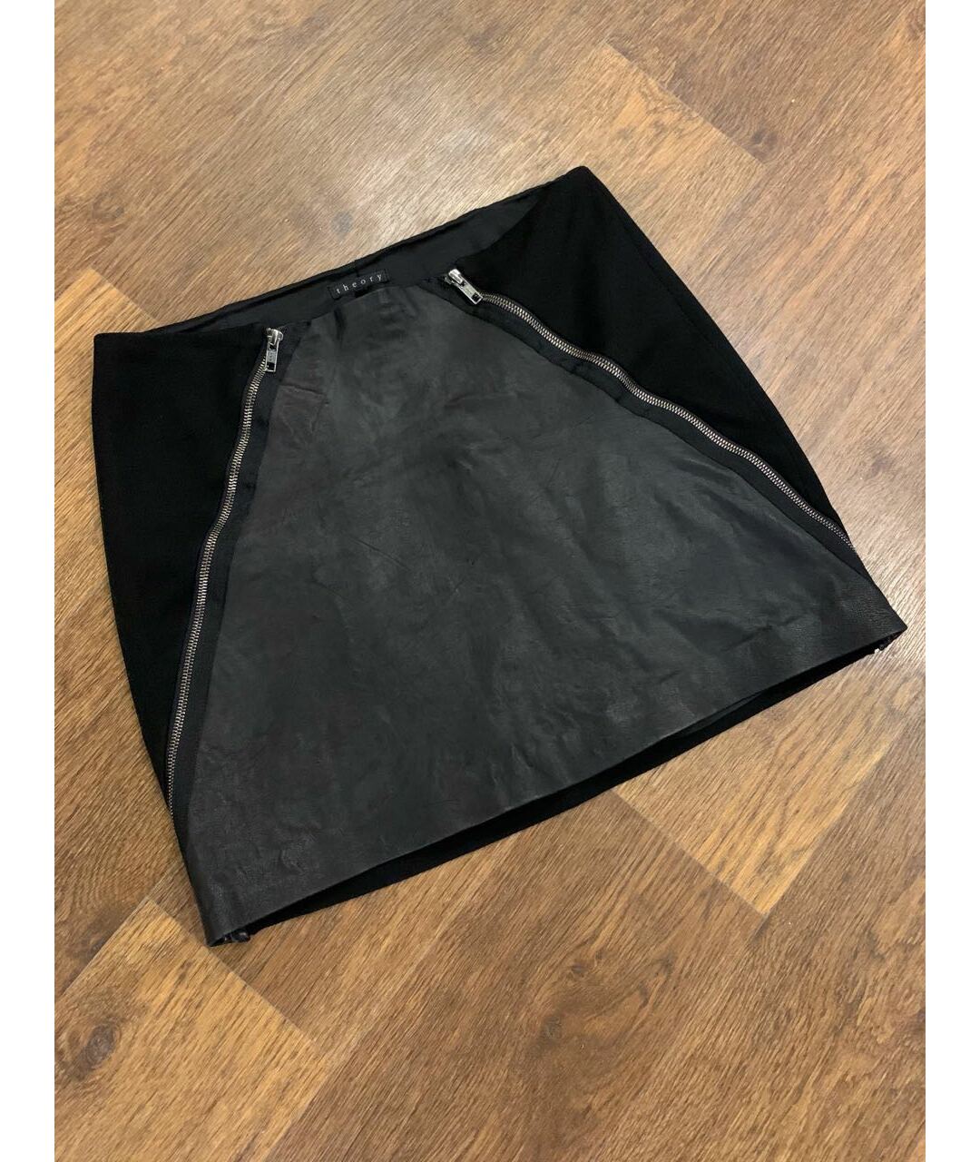 THEORY Черная кожаная юбка мини, фото 2
