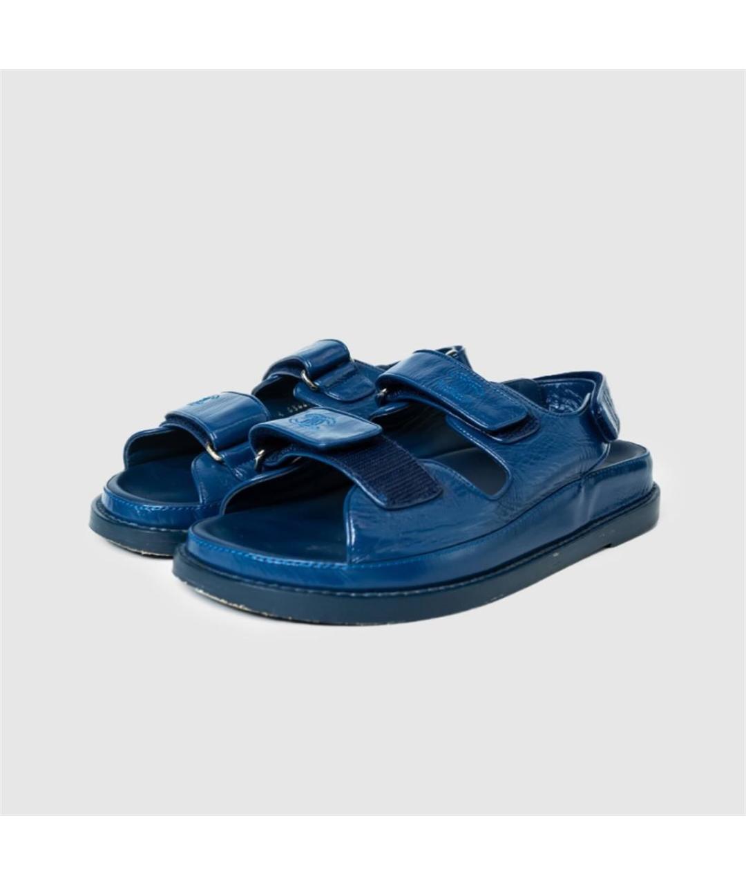CHANEL Синие сандалии из лакированной кожи, фото 2
