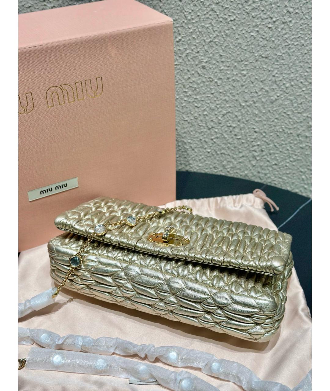 MIU MIU Золотая кожаная сумка через плечо, фото 6