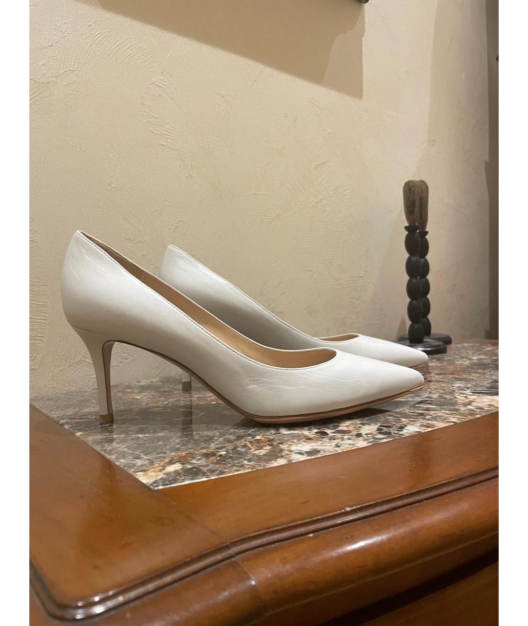 GIANVITO ROSSI Белые кожаные туфли, фото 7