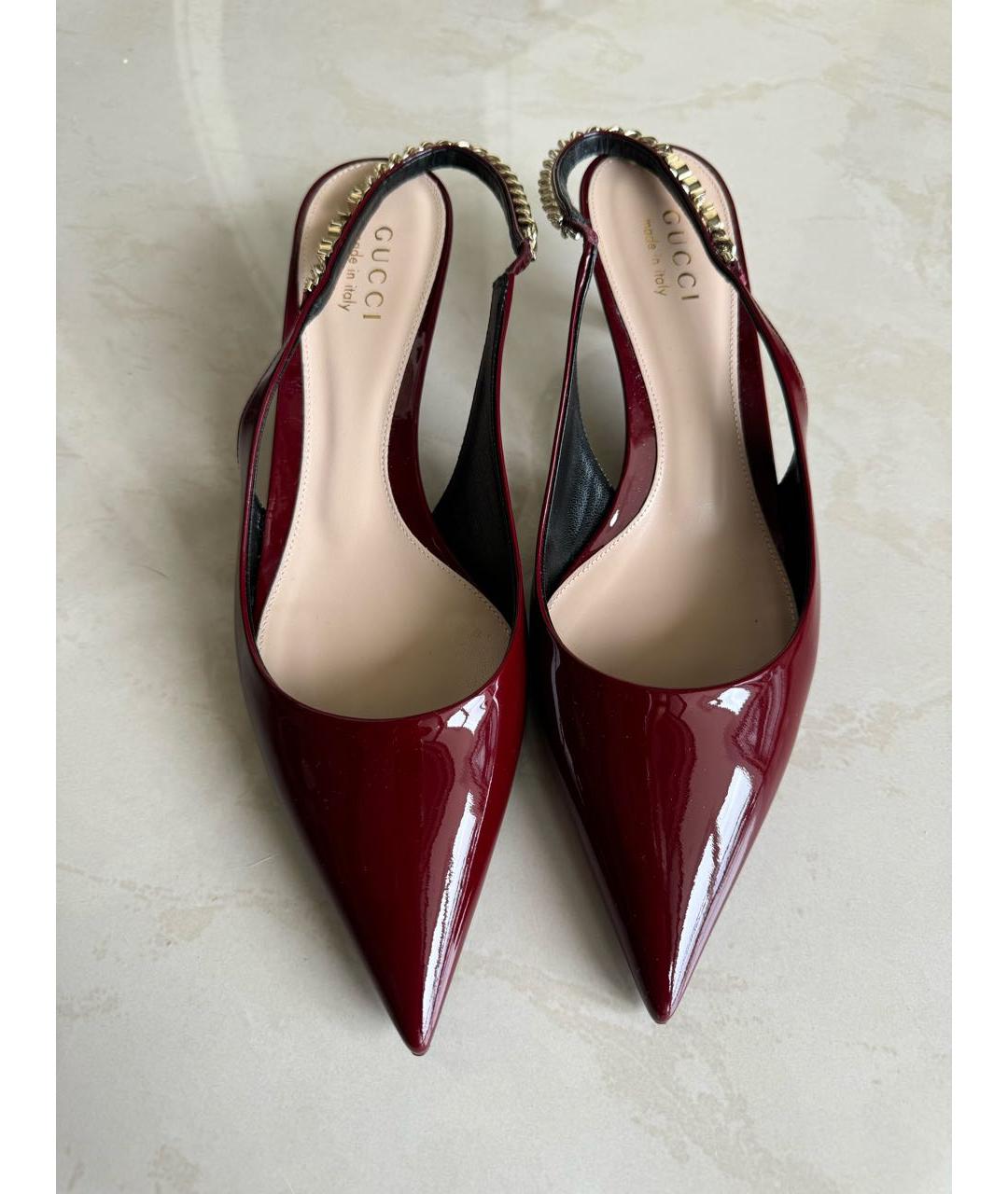 GUCCI Бордовые лодочки на низком каблуке из лакированной кожи, фото 3