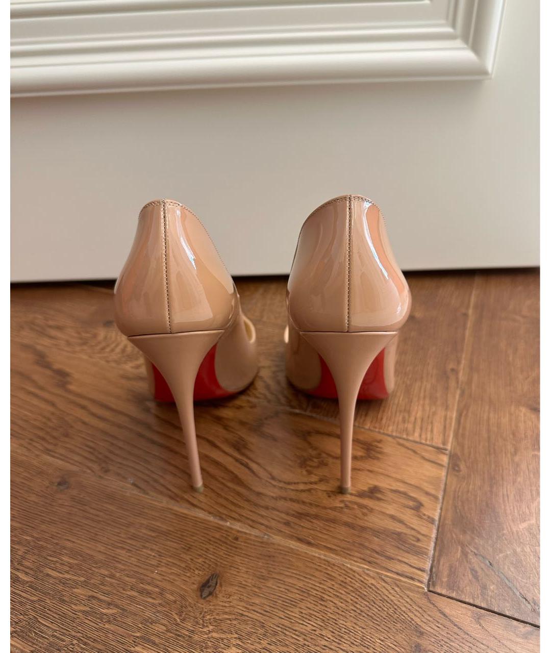 CHRISTIAN LOUBOUTIN Бежевые туфли из лакированной кожи, фото 3