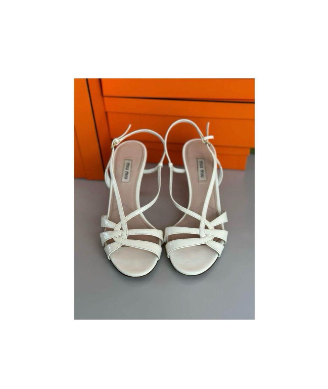 MIU MIU Белые кожаные босоножки, фото 2