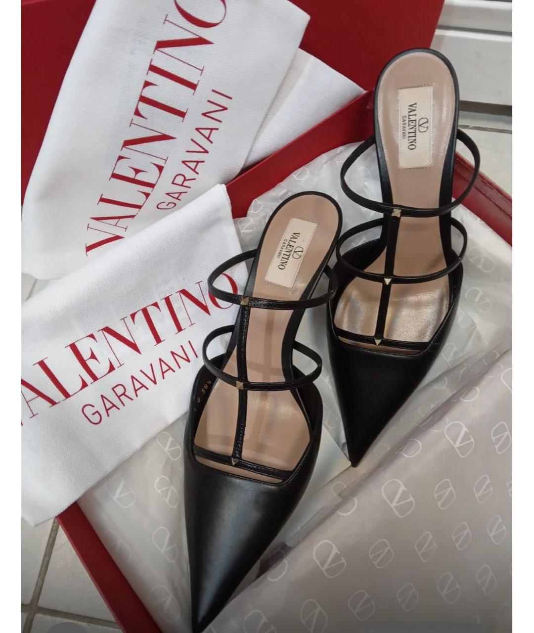 VALENTINO Черные кожаные лодочки на низком каблуке, фото 2