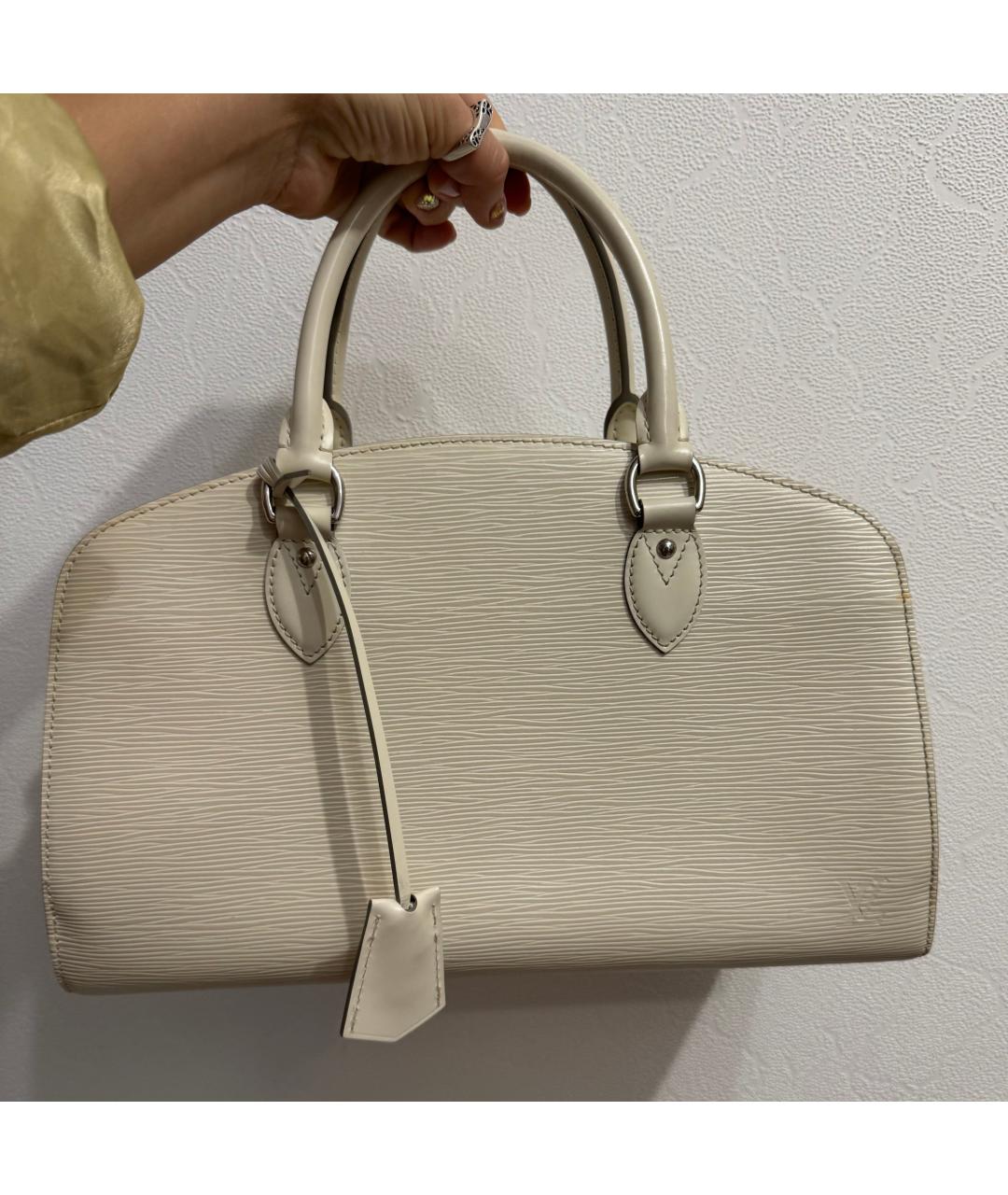 LOUIS VUITTON Белая кожаная сумка с короткими ручками, фото 9