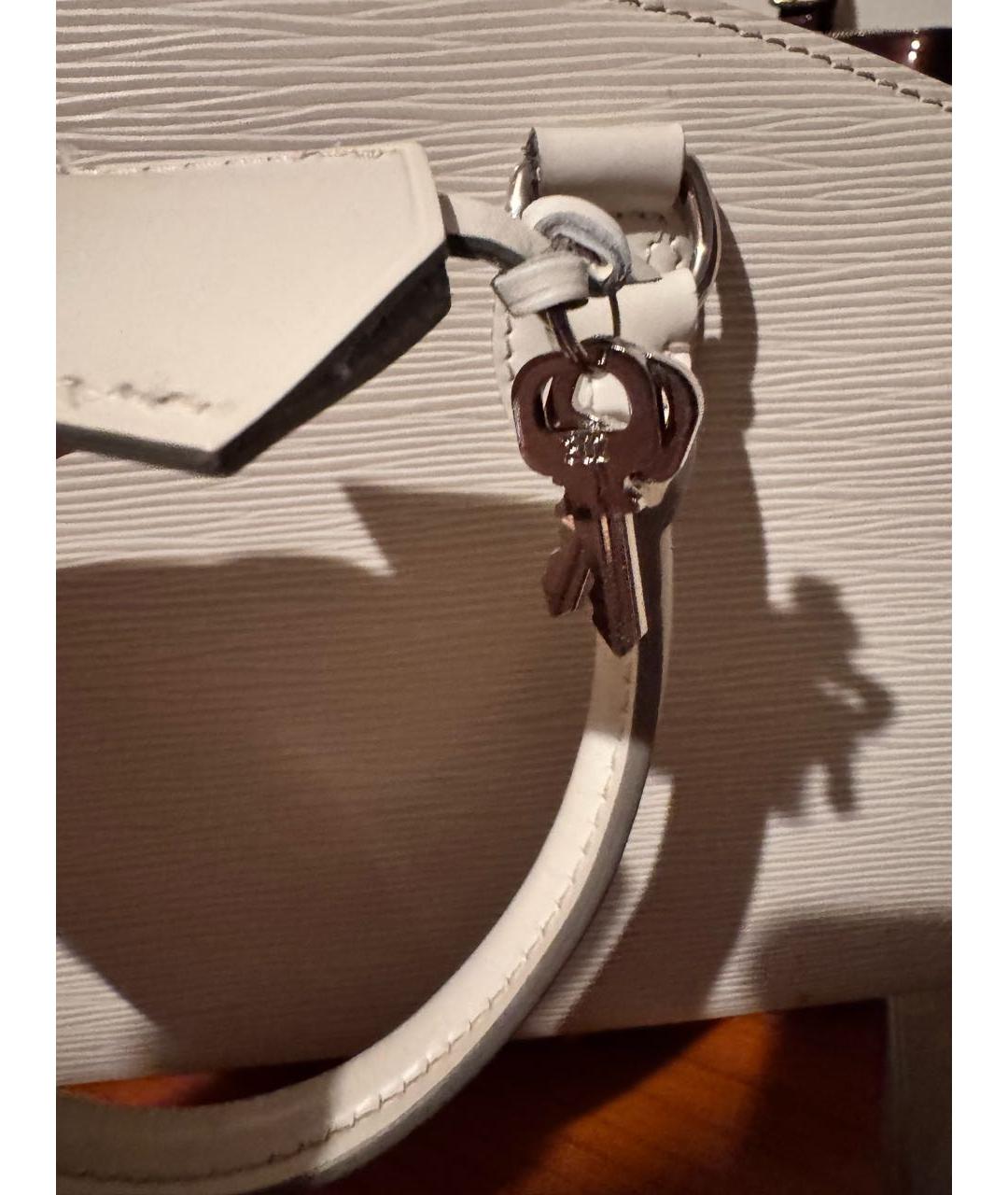 LOUIS VUITTON Белая кожаная сумка с короткими ручками, фото 8