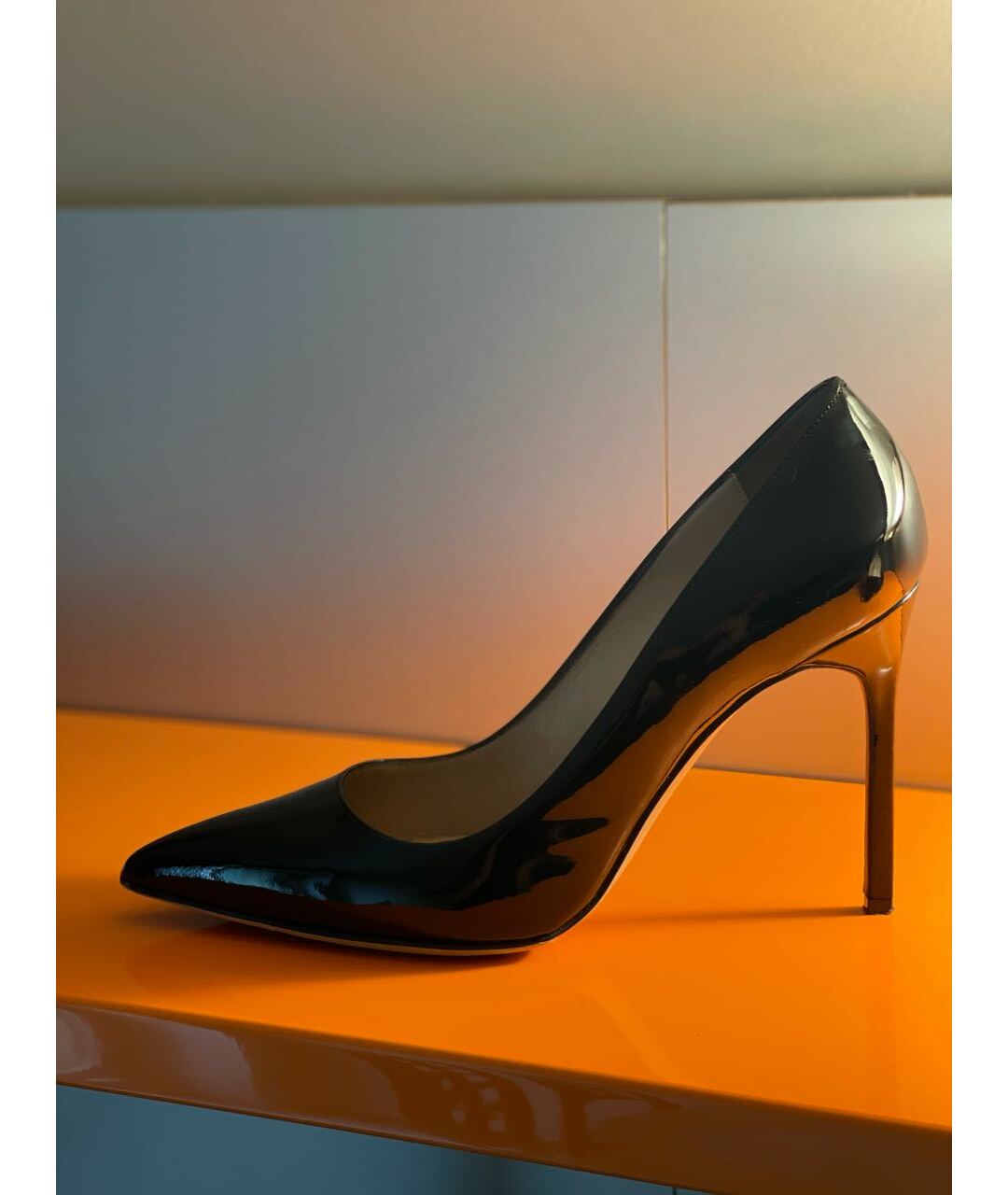 MANOLO BLAHNIK Черные туфли из лакированной кожи, фото 9