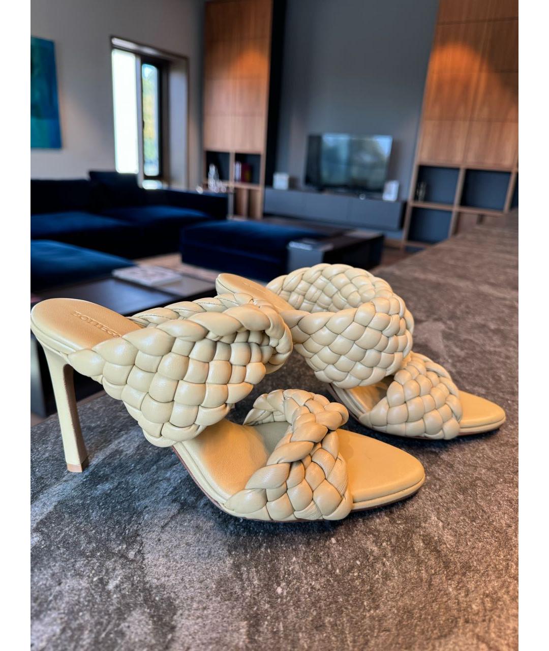 BOTTEGA VENETA Желтые кожаные босоножки, фото 6