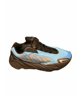 

Кроссовки YEEZY