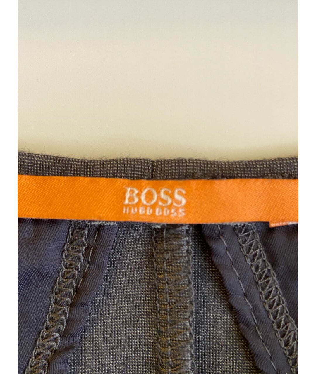 HUGO BOSS Серое полиэстеровое повседневное платье, фото 4