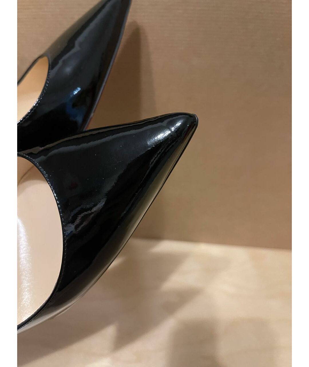 CHRISTIAN LOUBOUTIN Черные туфли из лакированной кожи, фото 7
