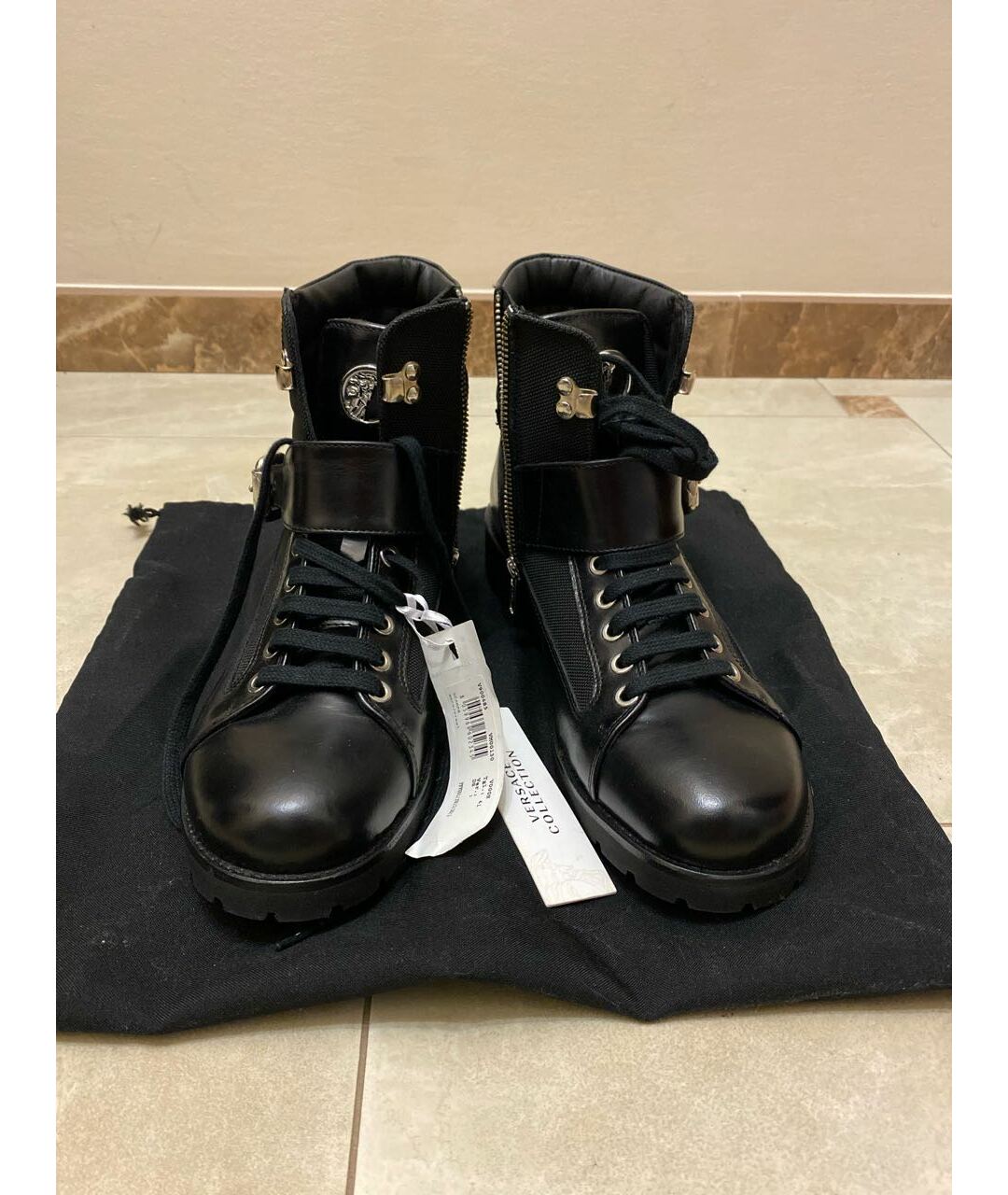 VERSACE COLLECTION Черные кожаные высокие ботинки, фото 2