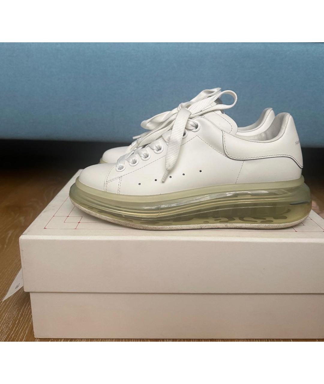 ALEXANDER MCQUEEN Белые кожаные кроссовки, фото 3