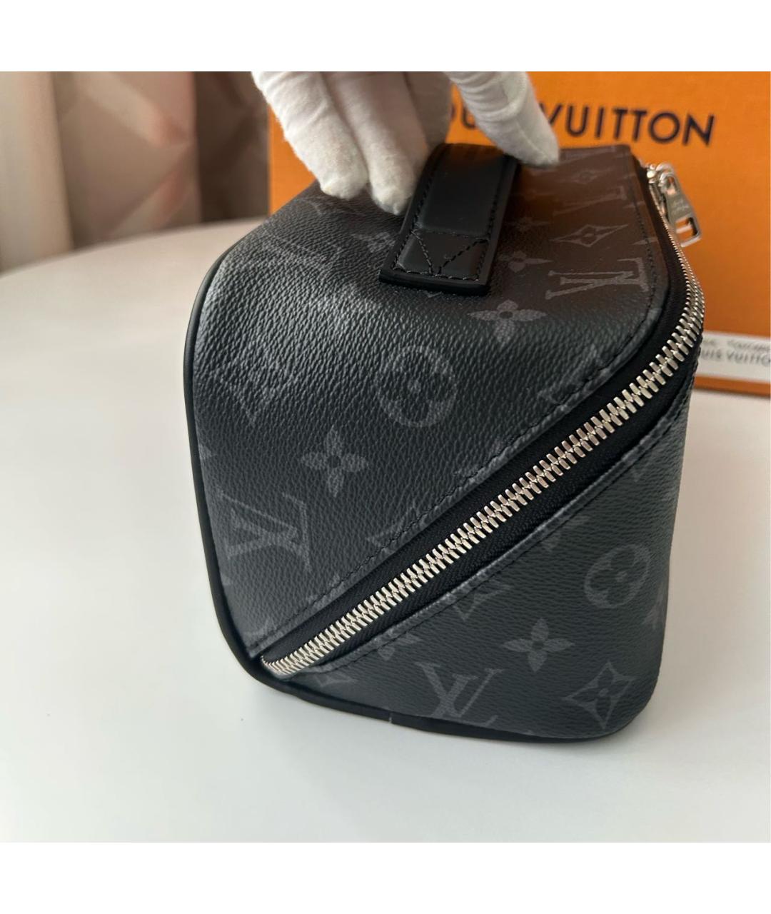 LOUIS VUITTON Антрацитовая косметичка, фото 3