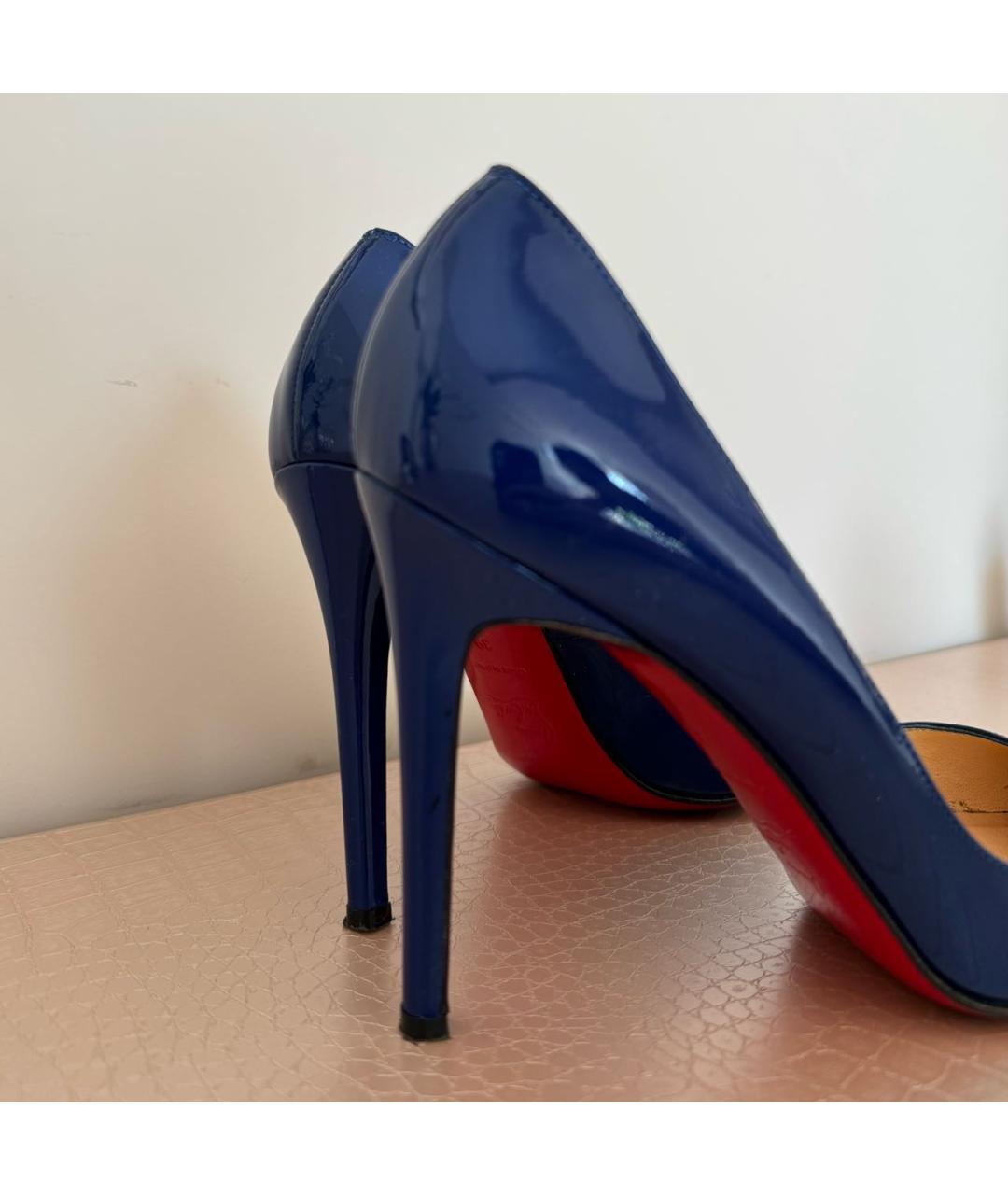 CHRISTIAN LOUBOUTIN Темно-синие туфли из лакированной кожи, фото 5