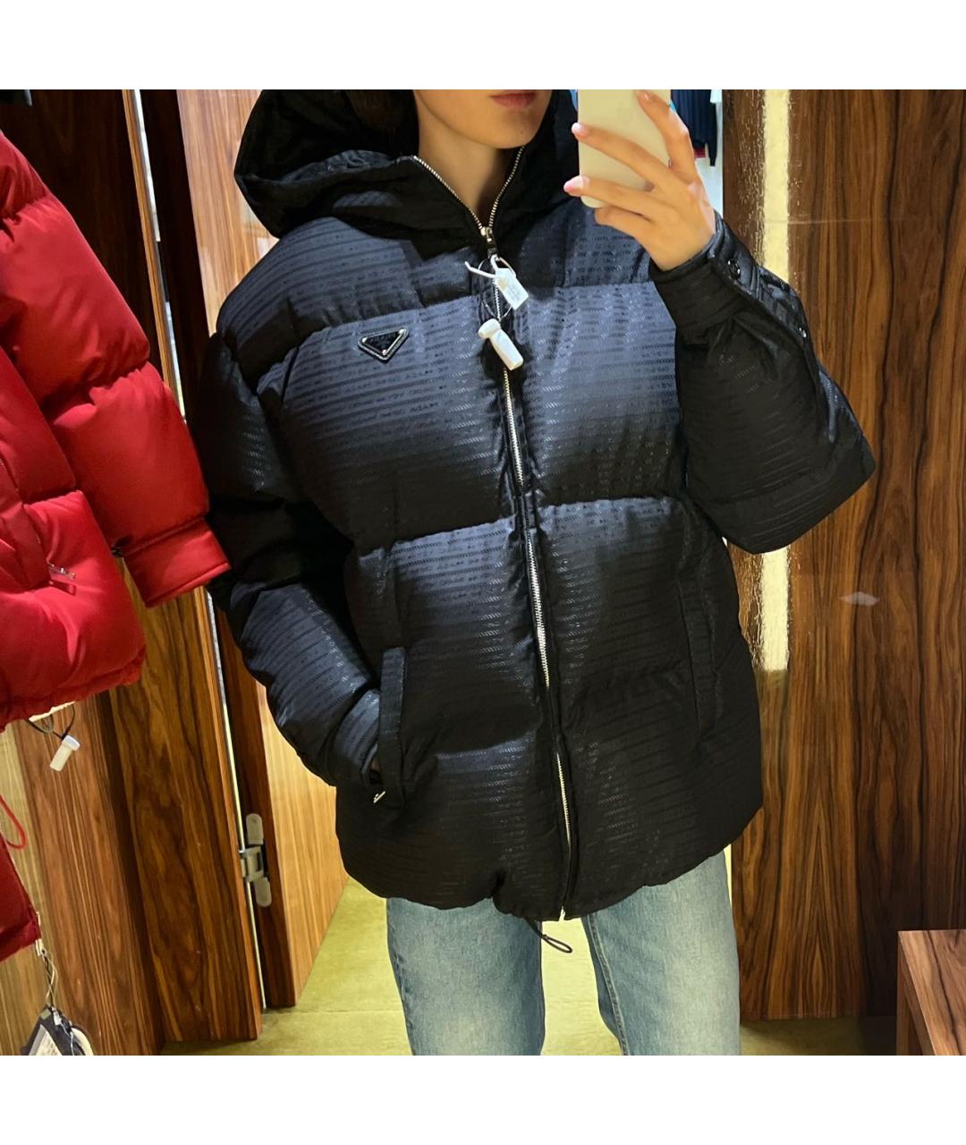 PRADA Черный полиуретановый пуховик, фото 6