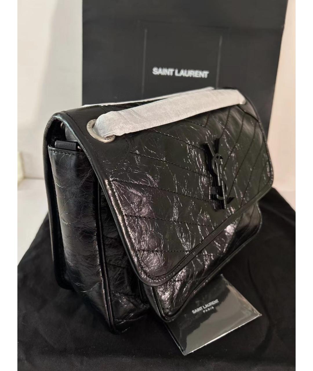 SAINT LAURENT Черная сумка через плечо из лакированной кожи, фото 2