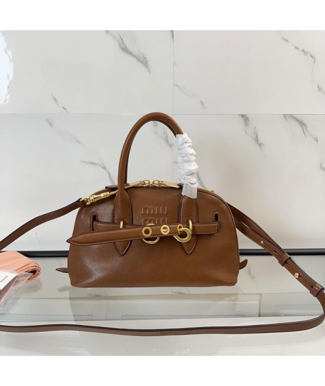 MIU MIU Коричневая кожаная сумка с короткими ручками, фото 2
