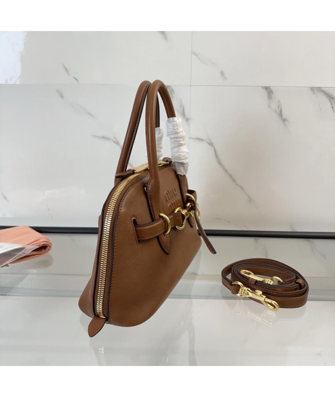 MIU MIU Коричневая кожаная сумка с короткими ручками, фото 3