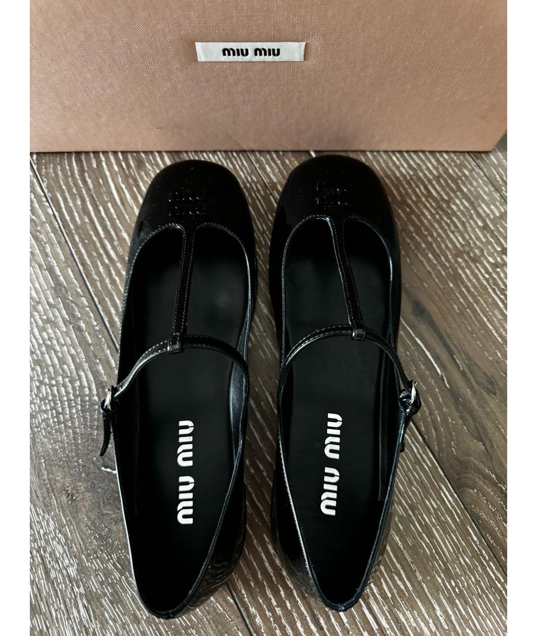 MIU MIU Черные балетки из лакированной кожи, фото 3