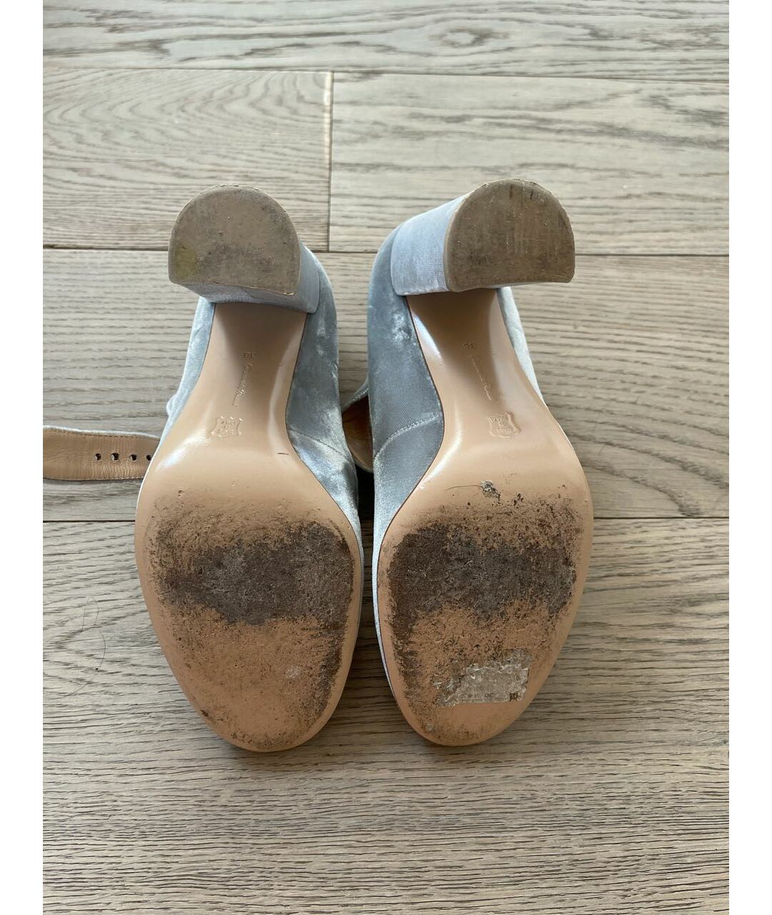 GIANVITO ROSSI Серебряные бархатные туфли, фото 8