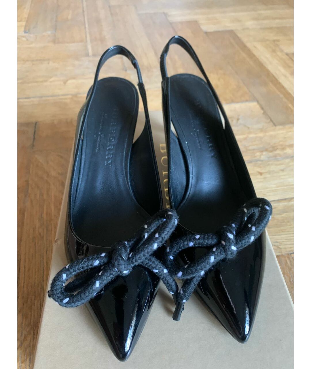 BURBERRY Черные туфли из лакированной кожи, фото 2