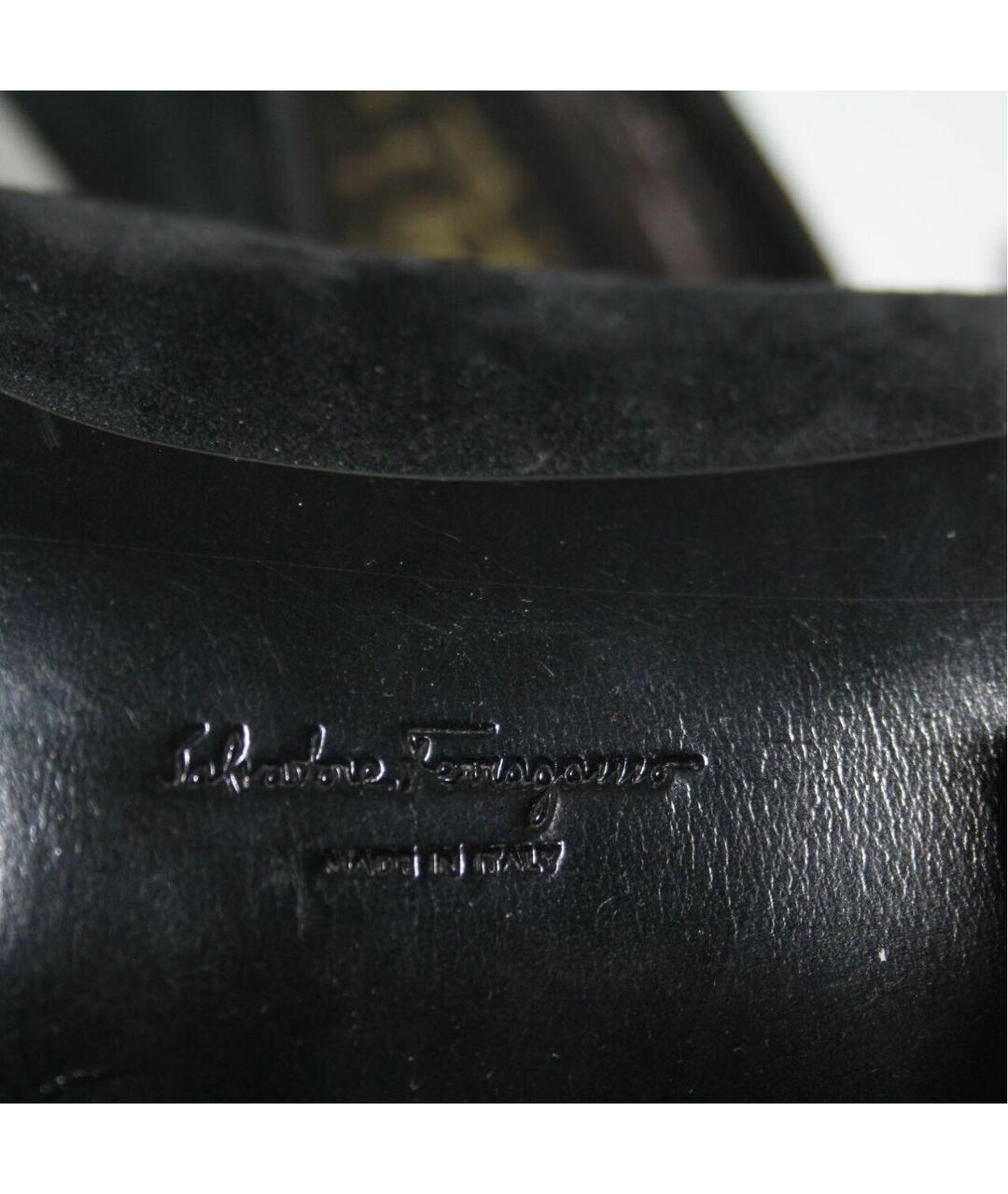 SALVATORE FERRAGAMO Черные замшевые туфли, фото 5