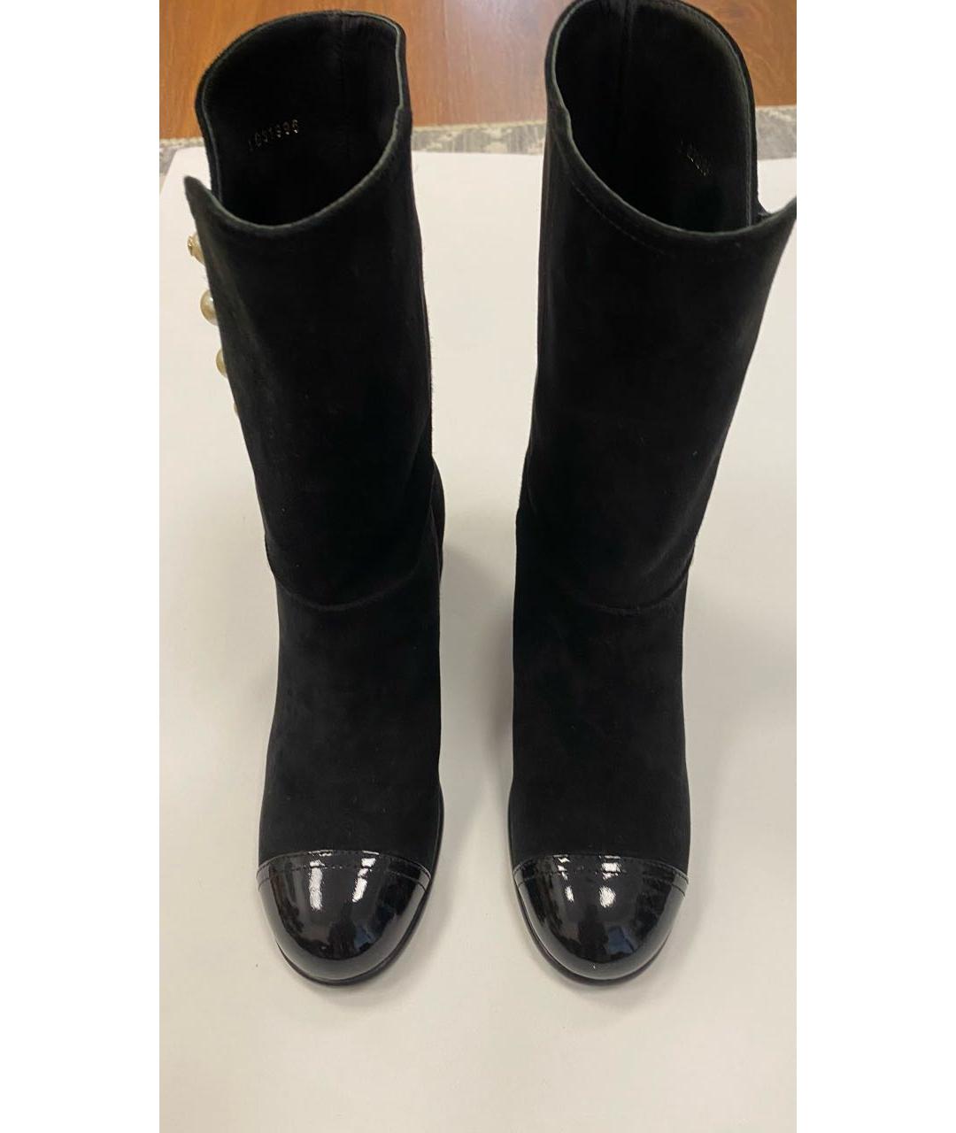 CHANEL Черные замшевые сапоги, фото 3