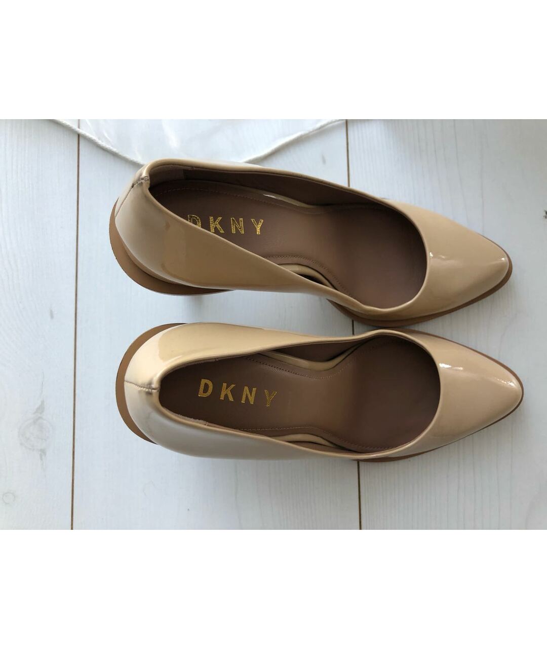 DKNY Бежевые кожаные туфли, фото 2