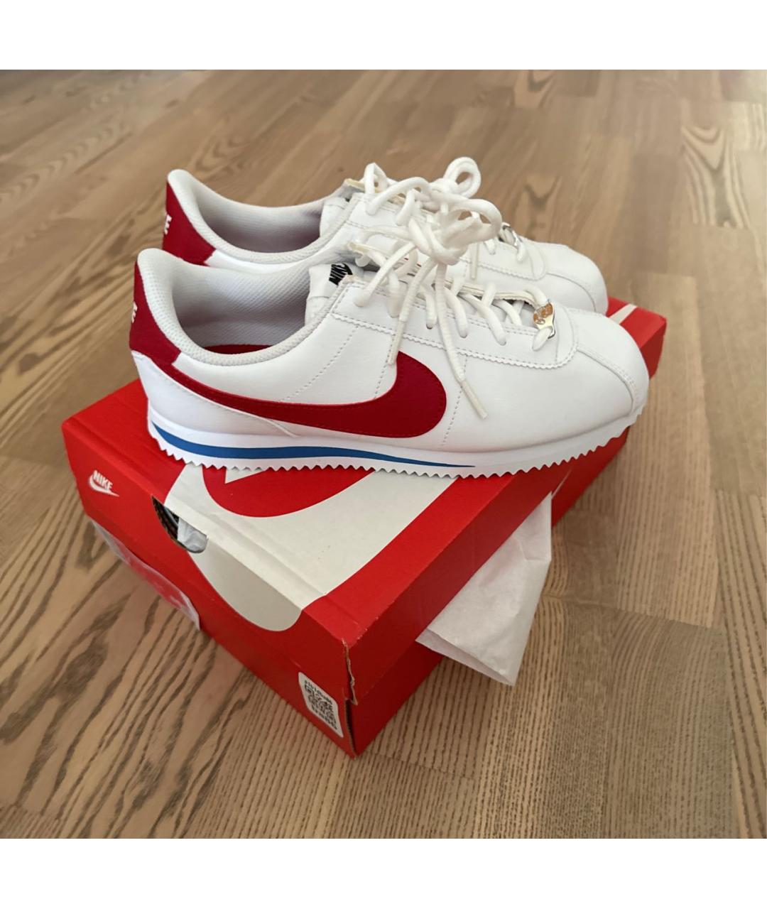 NIKE Cortez