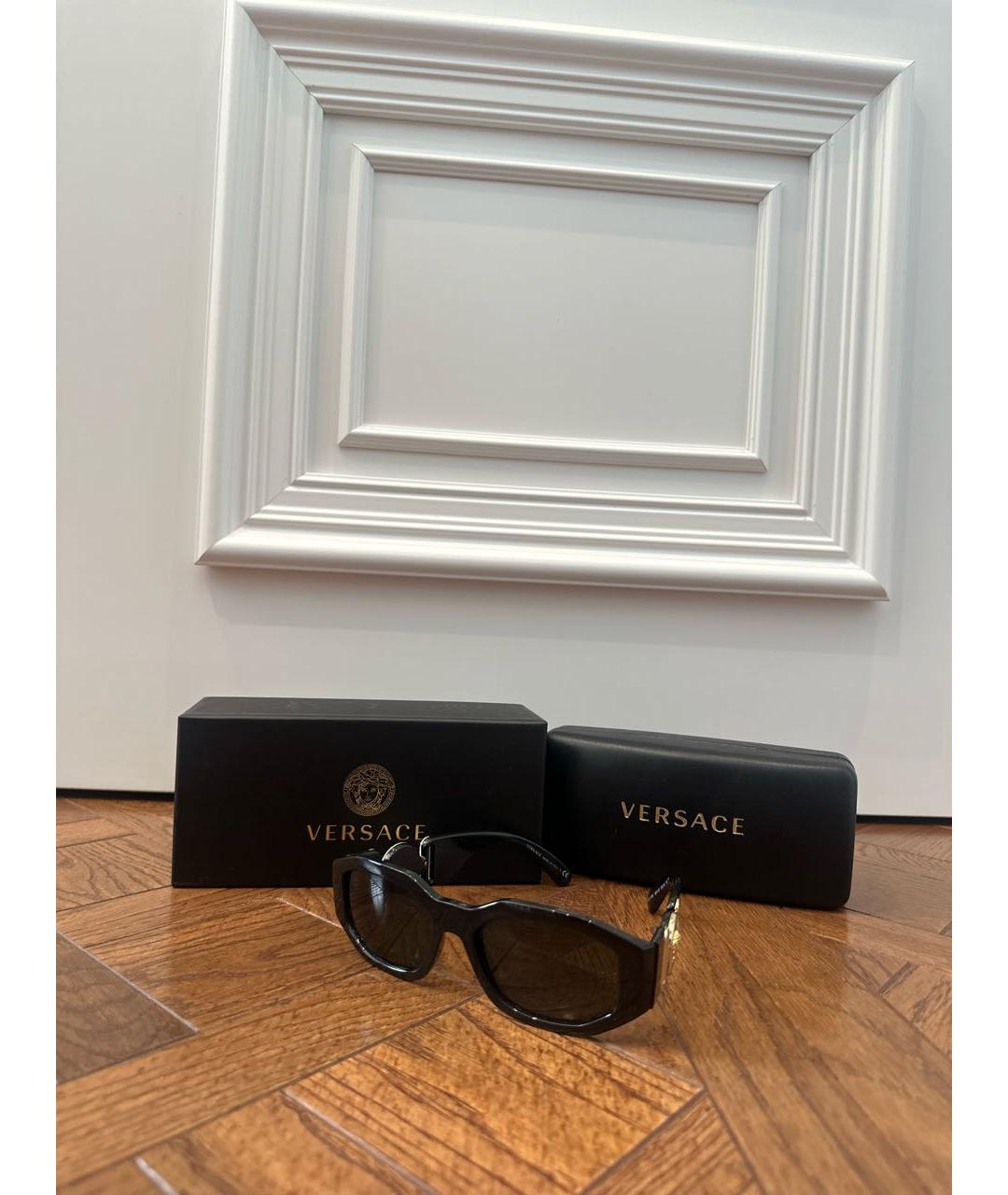 VERSACE Черные пластиковые солнцезащитные очки, фото 5