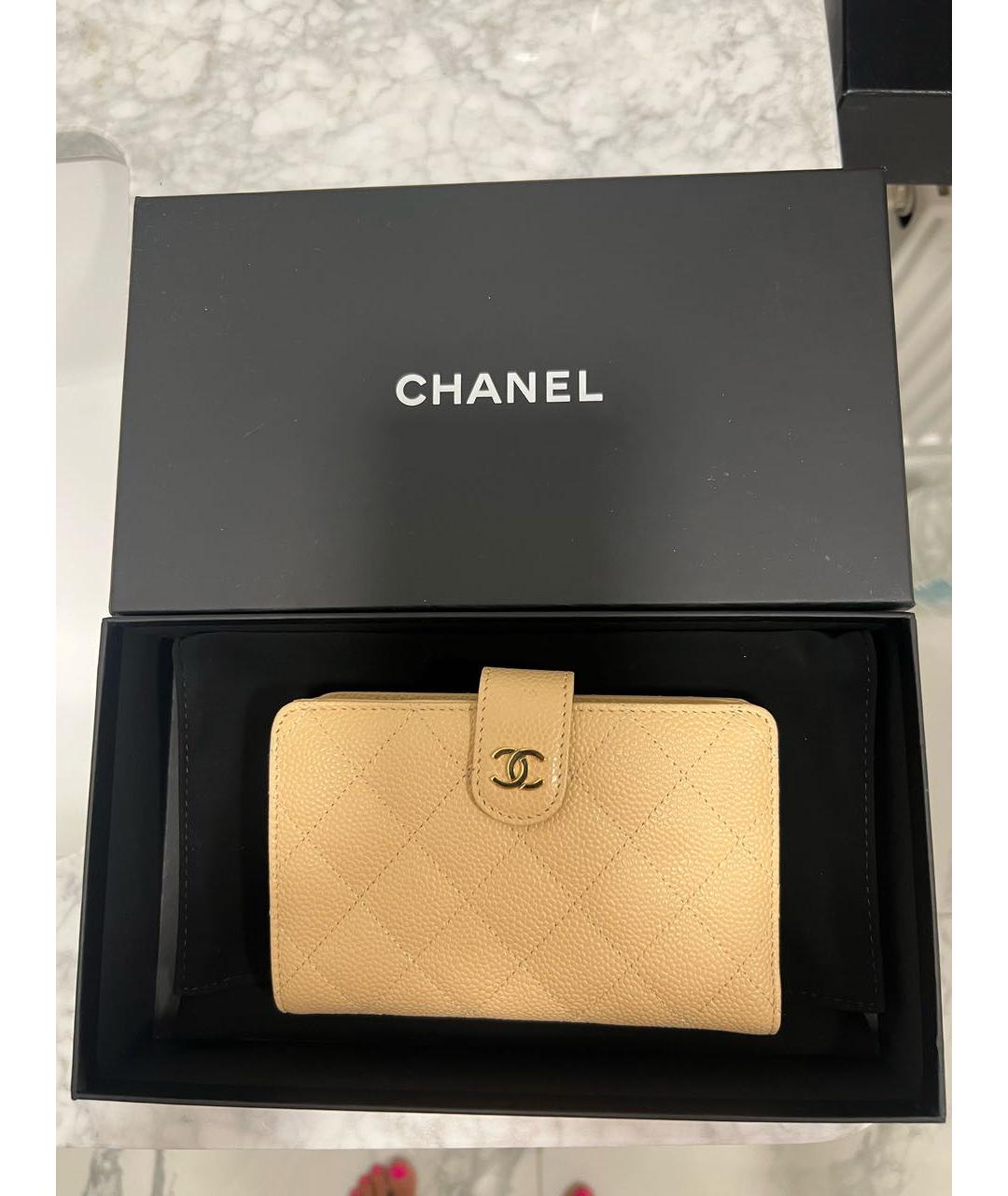CHANEL Бежевый кожаный кошелек, фото 5