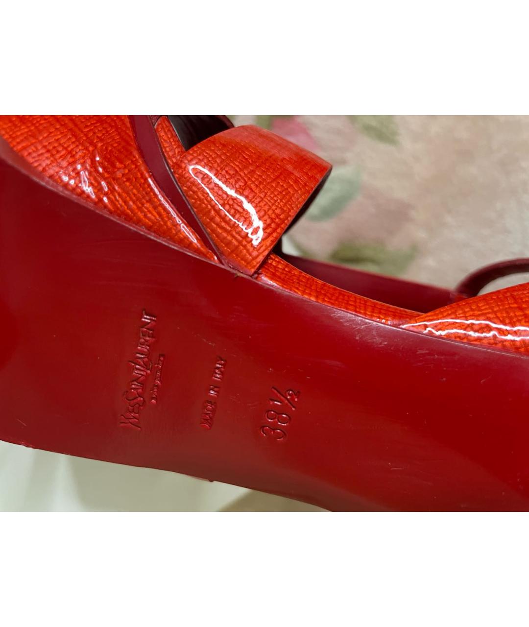 SAINT LAURENT Красные босоножки из лакированной кожи, фото 7
