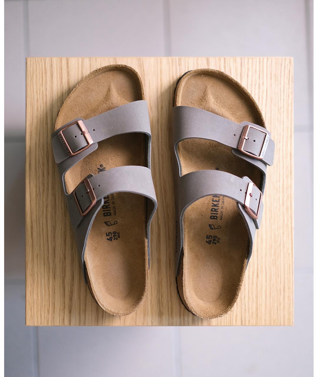 BIRKENSTOCK Коричневые сандалии из искусственной кожи, фото 2