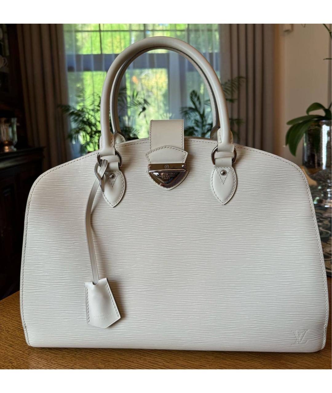 LOUIS VUITTON Бежевая кожаная сумка с короткими ручками, фото 5