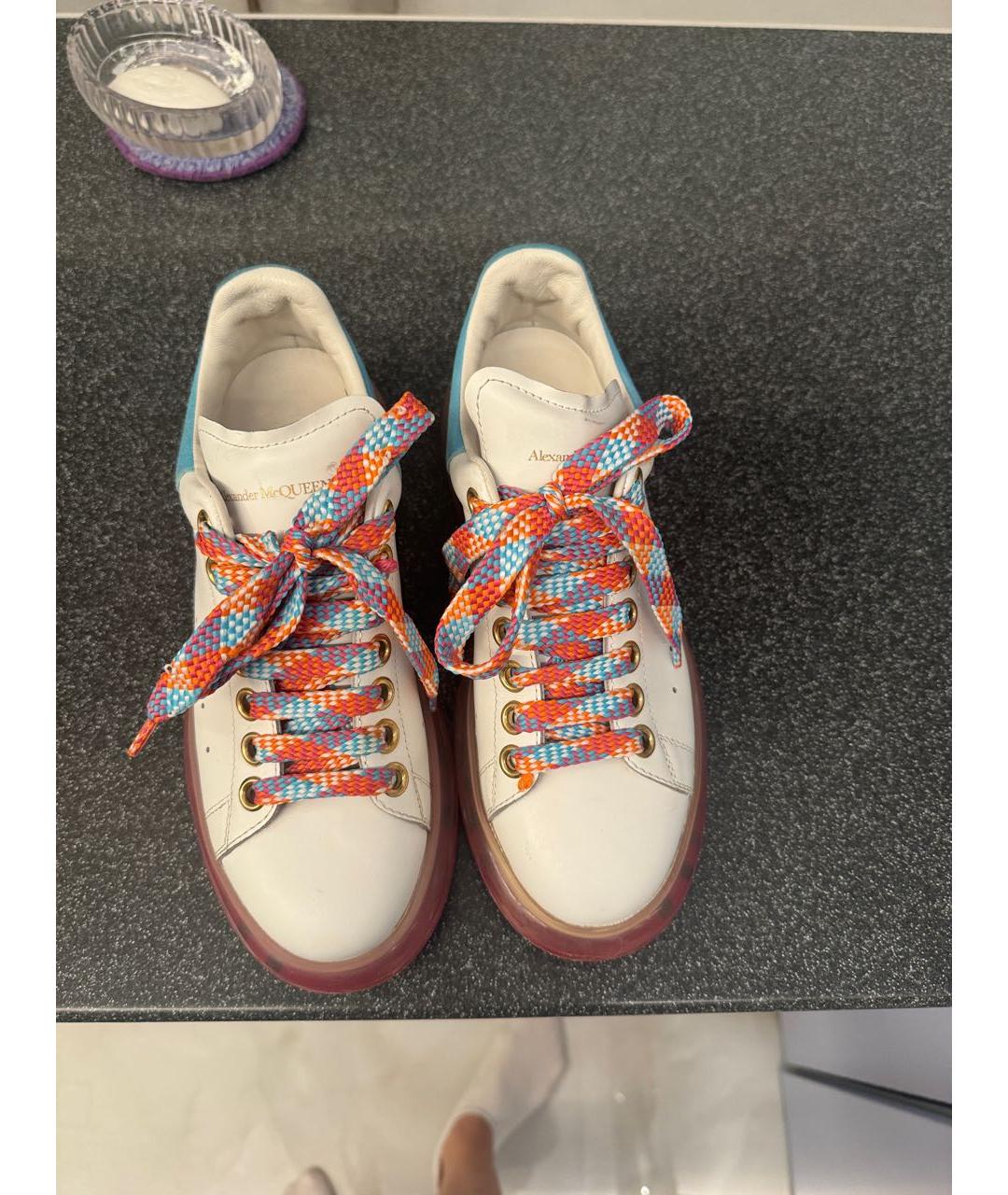 ALEXANDER MCQUEEN Белые кожаные кроссовки, фото 2