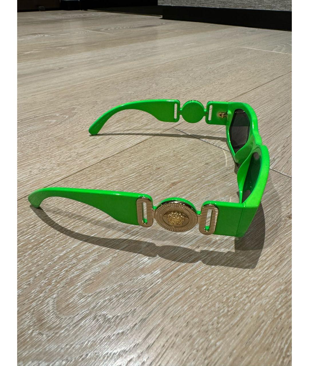 VERSACE Зеленые пластиковые солнцезащитные очки, фото 2