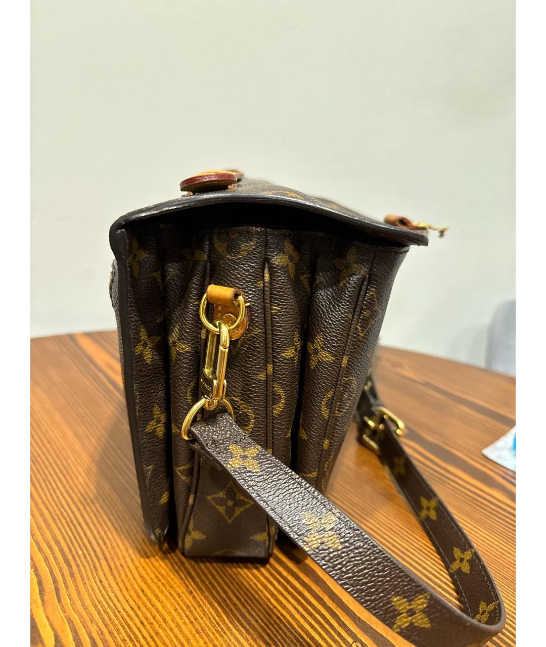 LOUIS VUITTON Коричневая кожаная сумка через плечо, фото 7